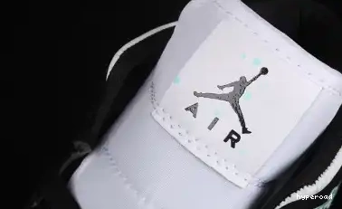 Hyperoad BLACK MID 1 JORDAN AIR (GS) TEAL WHITE TINT 0629
